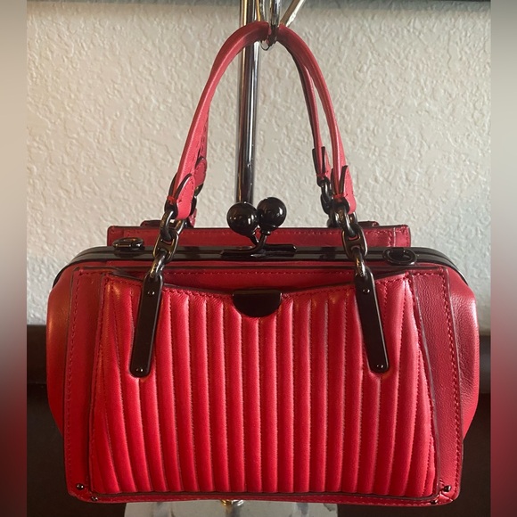 Coach Kisslock Dreamer 21 With Quilting And Rivets HTF - Picture 8 of 12